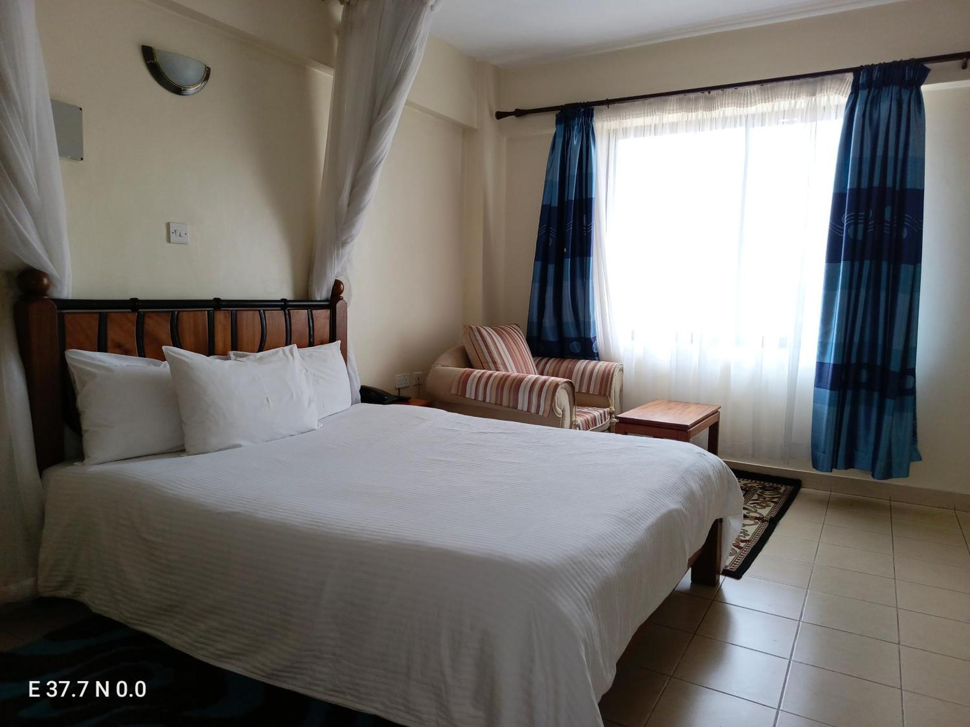 Meru Paramount Экстерьер фото