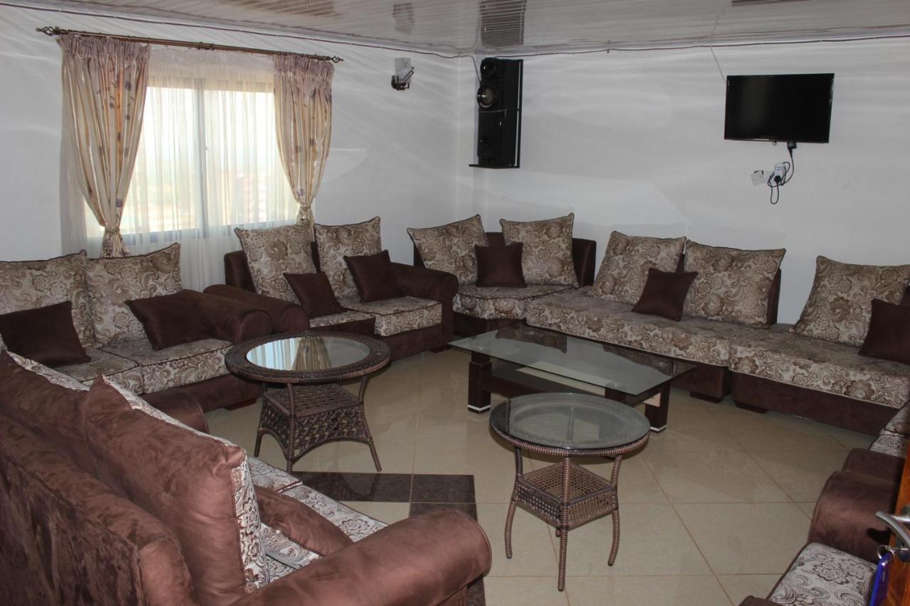 Meru Paramount Экстерьер фото